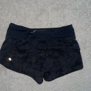 Black camo lulu lemon shorts